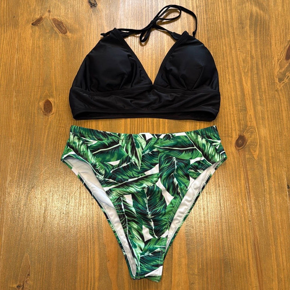 Green leaves women’s 2 piece bikini Set black halter neck swimsuit NWOT XL